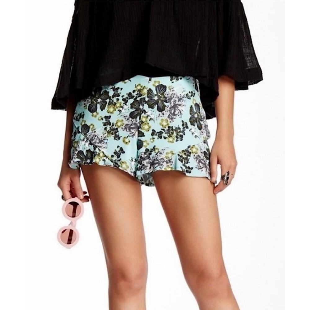 Free People Fiona Flutter Shorts in "mint combo" / sz 4